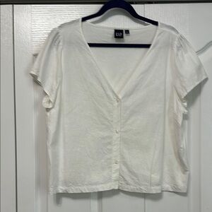 GAP White Short Sleeve Buttoned Blouse